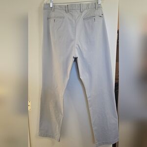 Tommy Hilfiger Men's Light Gray Chinos